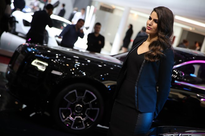 Người đẹp khoe sắc tại Geneva Motor Show 2016