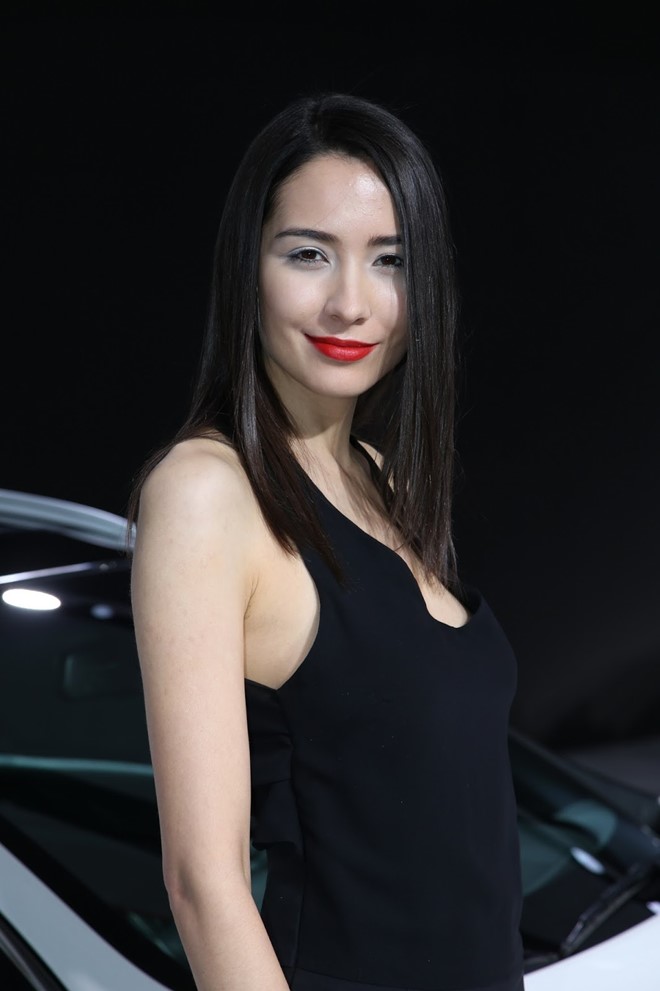 Người đẹp khoe sắc tại Geneva Motor Show 2016