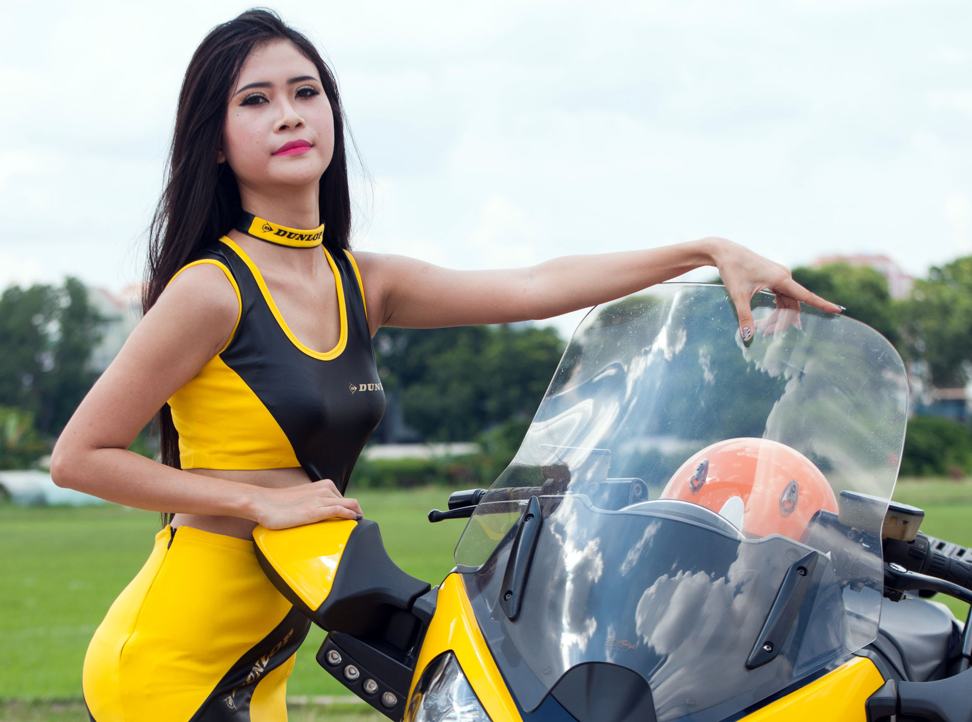 PG xinh đẹp giải đua môtô Sài Gòn